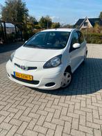 Toyota Aygo 1.0-12V Navigator 2011 APK NAP 2e Eigenaar!!, Voorwielaandrijving, Stof, Zwart, 4 stoelen