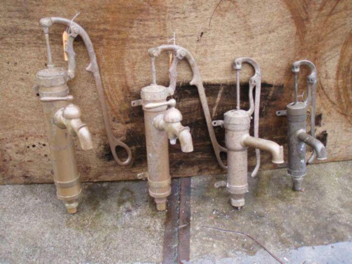 Koperen / gietijzeren pompen te koop., Tuin en Terras, Tuinwanddecoratie, Gebruikt, Ophalen