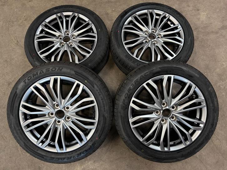 nieuwe 18 inch originele velgen + zomerbanden Toyota C-HR, Auto-onderdelen, Banden en Velgen, Banden en Velgen, Zomerbanden, 18 inch