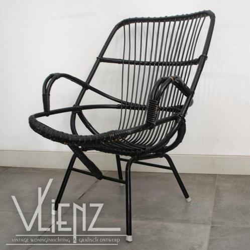 Vintage retro zwarte rotan fauteuil, stoel rattan, Verzamelen, Retro, Huis en Inrichting, Ophalen