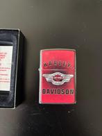 Harley Davidson Zippo - 95 Jaar Jubileum, Verzamelen, Speldjes, Pins en Buttons, Ophalen of Verzenden, Zo goed als nieuw, Merk