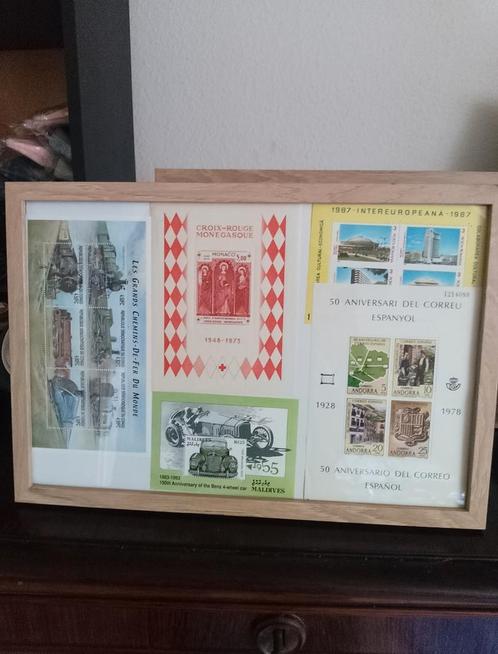 Ingelijste postzegelcollectie - Monaco, Andorra, Maldiven, Postzegels en Munten, Postzegels | Volle albums en Verzamelingen, Buitenland