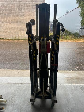 FANTEK T-107 LIFT/trustlift/kanaallift beschikbaar voor biedingen