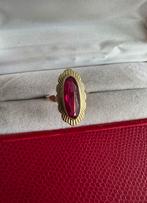 Gouden ring met robijn 14 karaat goud 585, 18 tot 19, Ophalen of Verzenden, Zo goed als nieuw, Dame