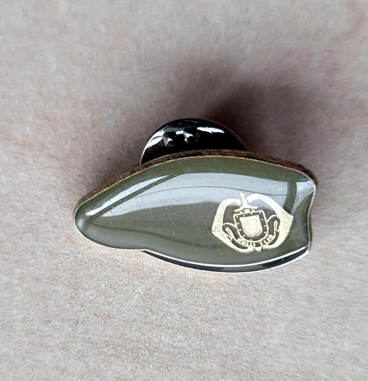 Nulli Cedo Infanterie embleem Baret pin, Verzamelen, Militaria | Algemeen, Landmacht, Embleem of Badge, Nederland, Ophalen of Verzenden