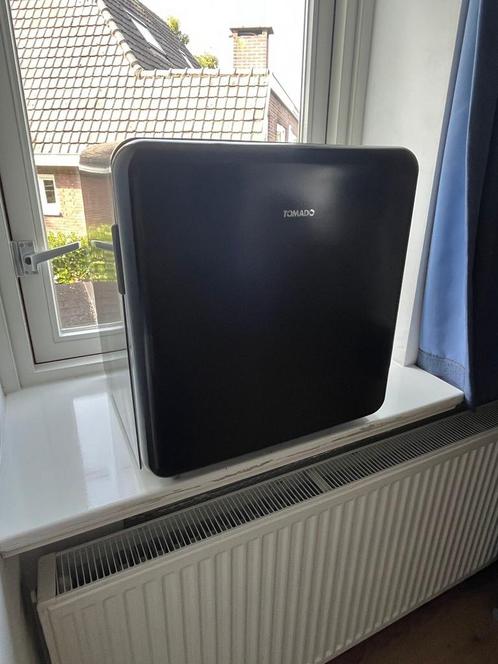 TOMADO TRM4701B mini-koelkast – 47 l, Witgoed en Apparatuur, Koelkasten en IJskasten, Zo goed als nieuw, Zonder vriesvak, Minder dan 75 liter