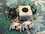Nintendo Gamecube (defect) + 2 controllers, Spelcomputers en Games, Spelcomputers | Nintendo GameCube, Ophalen of Verzenden, Niet werkend