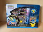 Pokemon Celebrations Deluxe Pin Collection, Ophalen, Nieuw, Boosterbox, Foil