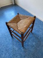 Vintage Houten krukje met biezen zitting, Huis en Inrichting, Krukjes, Ophalen, Gebruikt, Hout