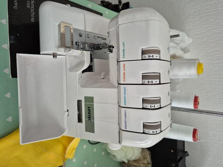 Lockmachine MD14302, Hobby en Vrije tijd, Naaimachines en Toebehoren, Gebruikt, Lockmachine, Overige merken, Ophalen