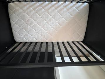 Babybed Schardt met matras beschikbaar voor biedingen