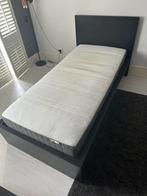 1 persoonsbed : Bedframe , zwartbruin, lattenbodem en matras, Huis en Inrichting, Ophalen, 90 cm, Eenpersoons, Zo goed als nieuw