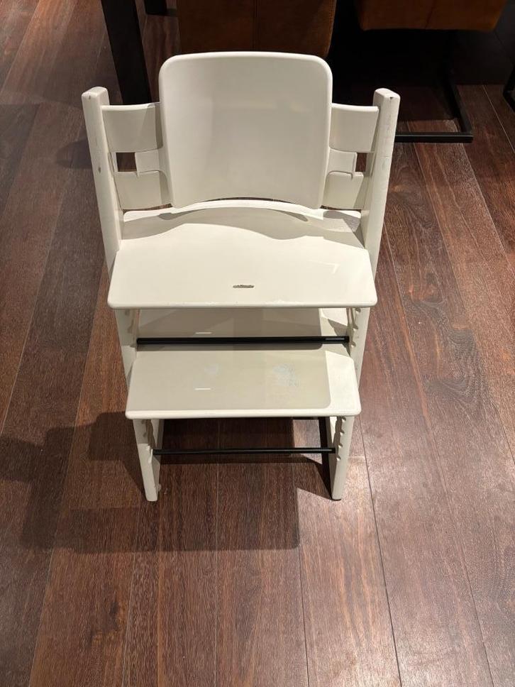 tripp trapp kinderstoel met extra’s / accessoires, Kinderen en Baby's, Kinderstoelen, Gebruikt, Meegroeistoel, Aanschuifbaar, Gordel(s)