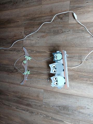 Leuke houten wandlamp voor in de kinderkamer beschikbaar voor biedingen