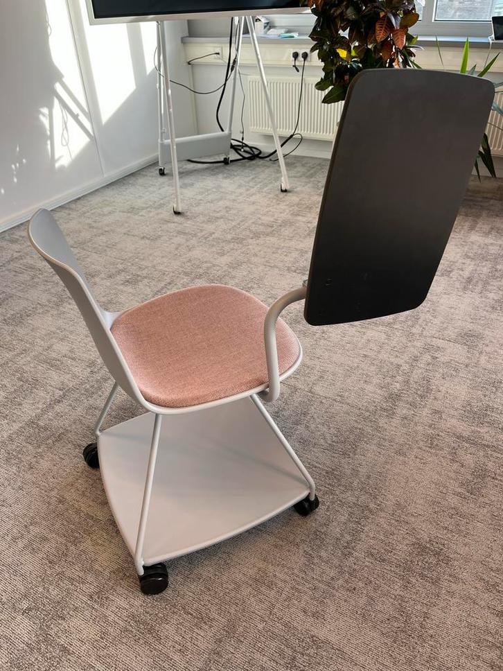 College Stoel met Tafelblad, Huis en Inrichting, Stoelen, Zo goed als nieuw, Vijf, Zes of meer stoelen, Kunststof, Metaal, Stof