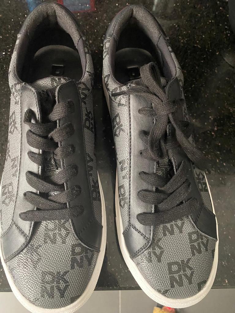 Nieuwe dkny schoenen maat 41, Ophalen of Verzenden, Nieuw, Sneakers of Gympen