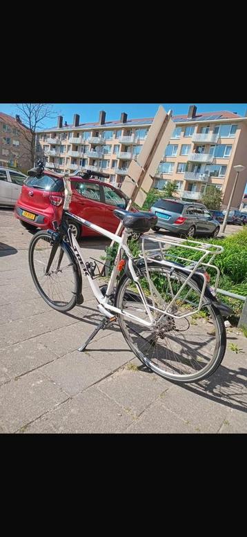 Nette Trek Navigator herenfiets beschikbaar voor biedingen