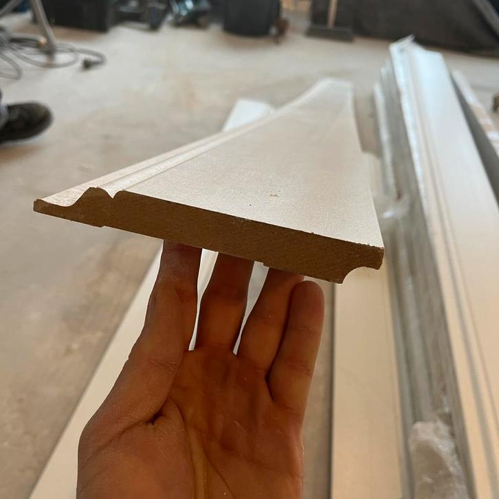 MDF Plinten Romantisch Profiel Wit RAL9010 - 36 Meter, Doe-het-zelf en Verbouw, Plinten en Afwerking, Nieuw, Plinten, Mdf, 200 tot 250 cm