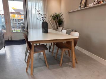 Uitschuifbare Eiken Eettafel - Perfecte Staat! Nwprijs 1800 beschikbaar voor biedingen