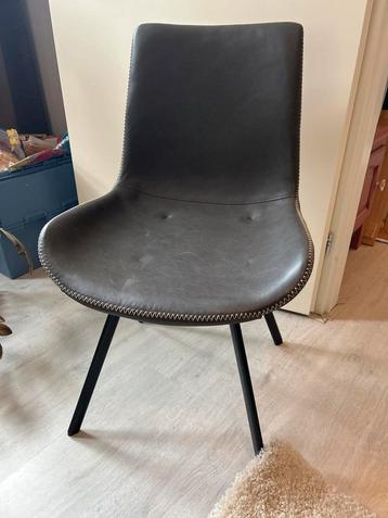 Mooie grijze design stoel beschikbaar voor biedingen