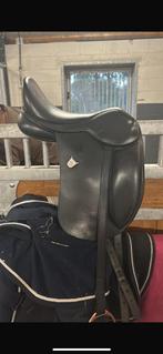 Bates dressuurzadel 16 inch, Dieren en Toebehoren, Paarden en Pony's | Zadels, Ophalen of Verzenden, Zo goed als nieuw, Dressuur