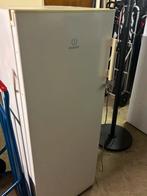 Indesit Koelkast - Netjes en Functioneel!, Witgoed en Apparatuur, Vriezers en Diepvrieskisten, Ophalen of Verzenden, Gebruikt