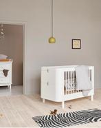 Oliver Furniture Wood Mini+ cot bed & conv. to Low Loft Bed, Kinderen en Baby's, Kinderkamer | Stapelbedden en Hoogslapers, Ophalen