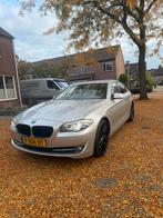 BMW 5-Serie 3.0 I 523 AUT 2010 Grijs, Auto's, Achterwielaandrijving, 2000 kg, 2996 cc, Sedan
