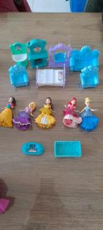 Disney kleine Prinsessen Poppen met Meubels, Kinderen en Baby's, Speelgoed | Poppen, Ophalen of Verzenden, Gebruikt, Barbie