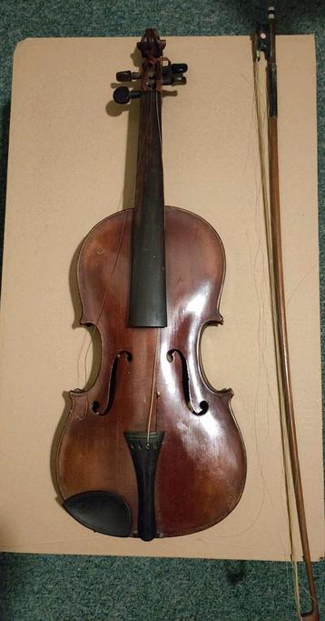 Oude 4/4 viool met strijkstok, opknapper. Alleen afhalen. beschikbaar voor biedingen