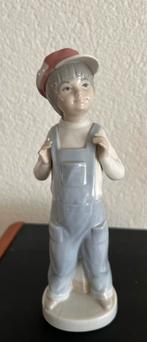 Beeldje van Lladro Jongen met tuinpak aan, Ophalen of Verzenden, Zo goed als nieuw, Mens