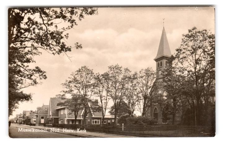 Musselkanaal, Ned. Herv. Kerk, Verzamelen, Ansichtkaarten | Nederland, Gelopen, Groningen, 1940 tot 1960, Verzenden