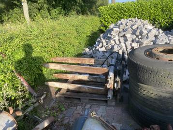 Heftruck lepels en borden beschikbaar voor biedingen