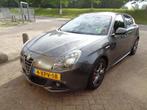 Alfa Giulietta 1.4 Turbo Multi AIR TCT 2014 ( motor schade ), Auto's, 65 €/maand, 1280 kg, Zwart, 4 cilinders