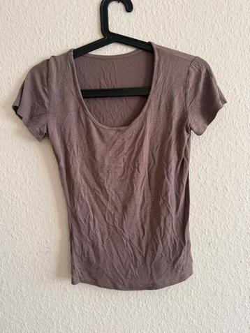 Bruin T-shirt met ronde hals, maat M beschikbaar voor biedingen