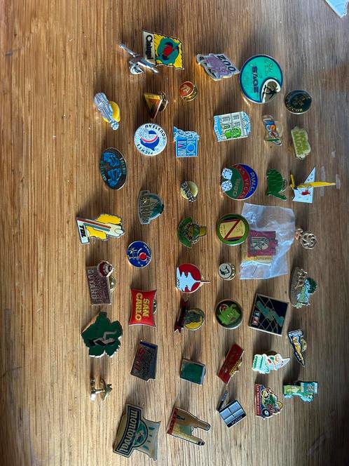 45 pins 4, Verzamelen, Speldjes, Pins en Buttons, Zo goed als nieuw, Speldje of Pin, Overige onderwerpen, Ophalen of Verzenden