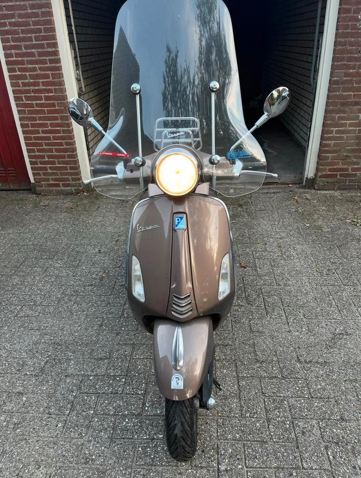 Vespa Primavera 50cc 4-takt – 2015 nieuwstaat, Fietsen en Brommers, Scooters | Vespa, Zo goed als nieuw, Overige modellen, Benzine