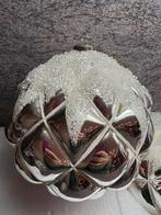 2 prachtige grote zilveren deco kerstballen, Diversen, Kerst, Ophalen of Verzenden, Zo goed als nieuw