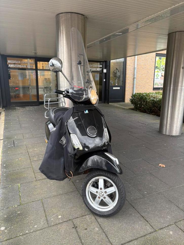 Vespa LX50 - 2012 - Snorfiets - Bieden is welkom!, Fietsen en Brommers, Snorfietsen en Snorscooters, Gebruikt, Vespa, Benzine