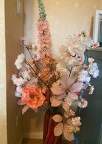 Zijde bloemen met vaas, Huis en Inrichting, Ophalen, Zo goed als nieuw, Binnen