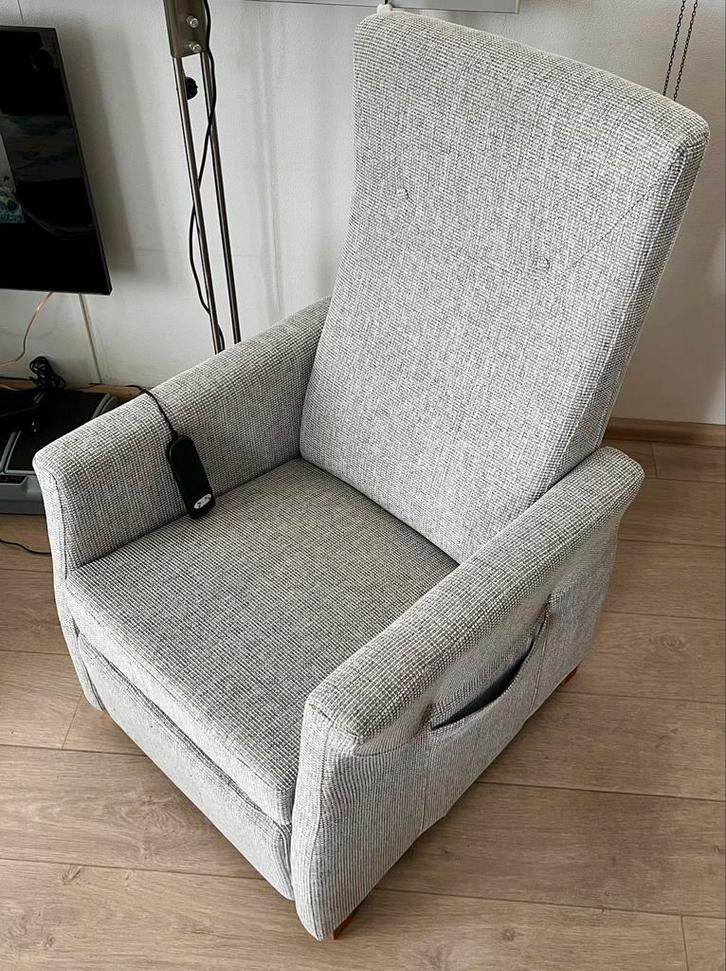 Sta-op-stoel Saliro, by Medipoint., Huis en Inrichting, Fauteuils, Zo goed als nieuw, Ophalen