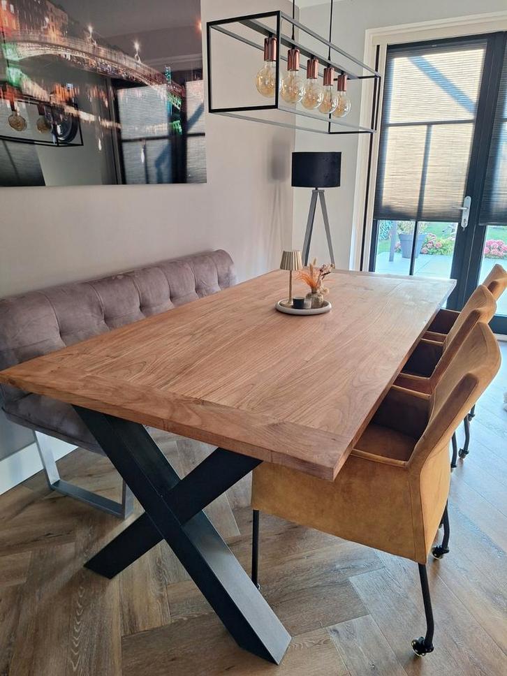 Mooie eettafel, massief teak met robuuste kruispoten., Huis en Inrichting, Tafels | Eettafels, Zo goed als nieuw, 200 cm of meer