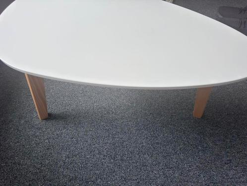 Bijzettafel, Huis en Inrichting, Tafels | Bijzettafels, Zo goed als nieuw, Ovaal, Minder dan 45 cm, Minder dan 55 cm, Ophalen