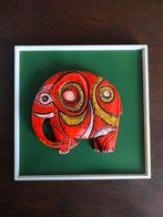 Vintage handgemaakt aardewerk olifant in lijst 3D kunstwerk, Ophalen of Verzenden