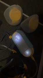 Medela Borstkolf Elektrisch Freestyle HandsFree incl flesjes, Ophalen, Zo goed als nieuw, Borstkolf