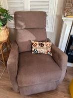 Prachtige sta-op-stoel relaxfauteuil, gemotoriseerd, Huis en Inrichting, Fauteuils, Ophalen, Zo goed als nieuw, Stof, 50 tot 75 cm