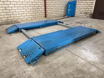 Poetsbrug / Schaarlift 3000 kg – 230V – Gebruikt beschikbaar voor biedingen