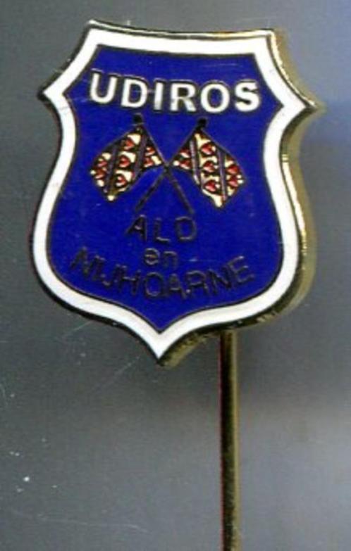 Udiros email op koper zaalsport speldje ( Y_094 ), Verzamelen, Speldjes, Pins en Buttons, Nieuw, Speldje of Pin, Sport, Verzenden