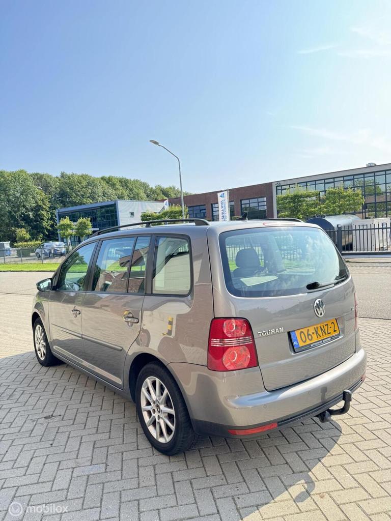 Volkswagen Touran 1.4 TSI *NETTE AUTO*6 BAK*NEW APK 11/2026, Auto's, Voorwielaandrijving, Stof, Gebruikt, Zwart