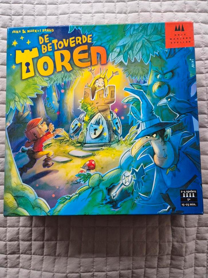 De Betoverde Toren - Leuk familiespel!, Hobby en Vrije tijd, Gezelschapsspellen | Bordspellen, Zo goed als nieuw, Een of twee spelers